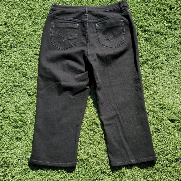 Chico's Black Platinum Denim Stretch Capri Jeans - Picture 6 of 10